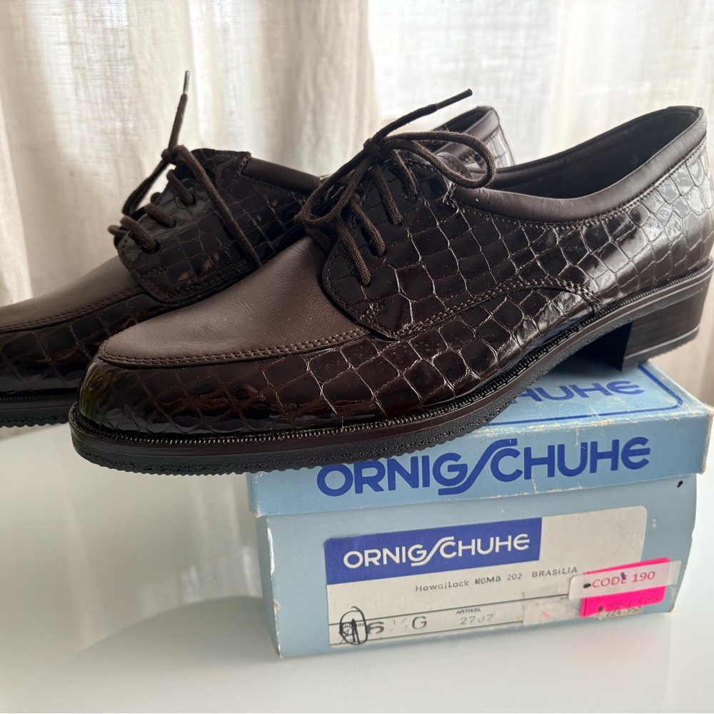Vintage Dark Brown Crocodile Pattern Oxfords
